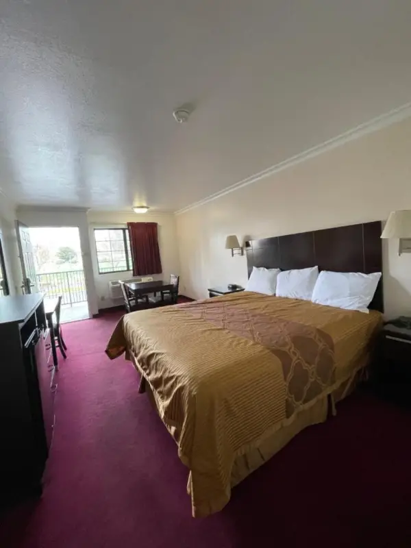 Chino Motel 7