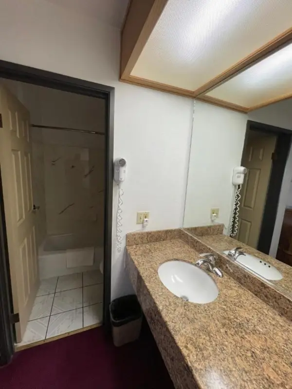 Chino Motel 9